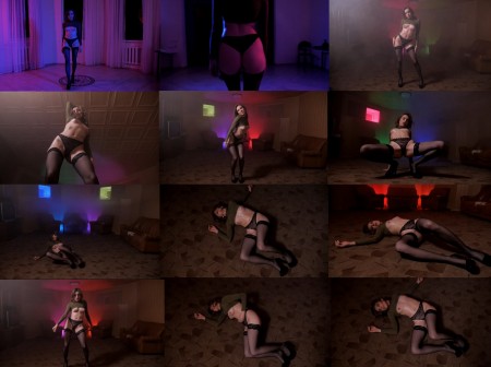 BELLYBUTTON MANIAC - BELLYBUTTON MANIAC
CUSTOM CLIP
Starring: Mira Green
Striptease dancer was shot by a handgun and machine gun (shooting scene without blood effects). Two death scenes.