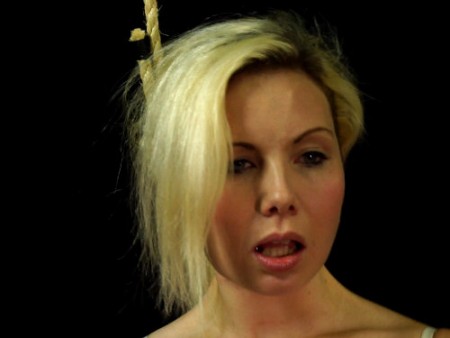 FIONA HANGED - This short clip is very good if you like the preparation (although Fiona starts gasping from the moment in which the noose is placed around her neck, but the effect is nice), but not good if you're into the actual swing, as things are pretty much implied and really quick  there.

Starring: Fiona
Keywords: hanging, execution
129 MB